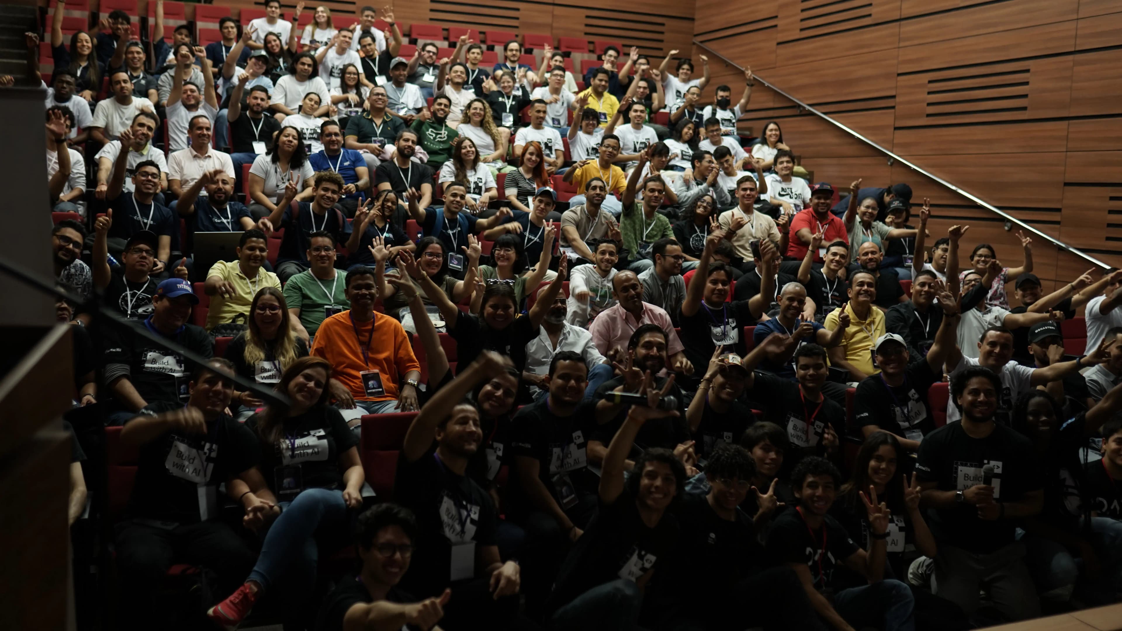 Equipos trabajando en sus proyectos